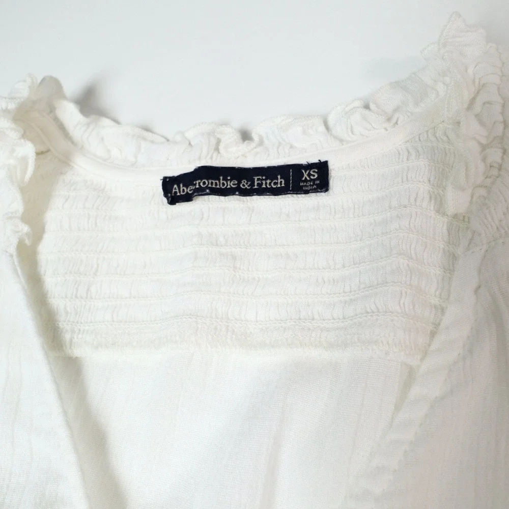 Abercrombie & Fitch Smocked V-Neck Button Blouse XS White Boho Cottagecore Top